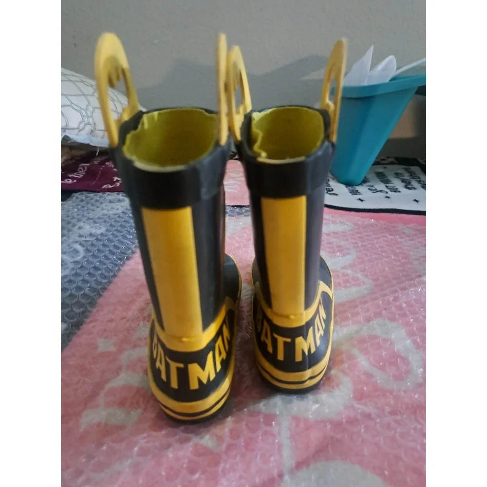 DC Comics Batman Kids Rain Boots Black Yellow Rubber Pull On Size 7-8